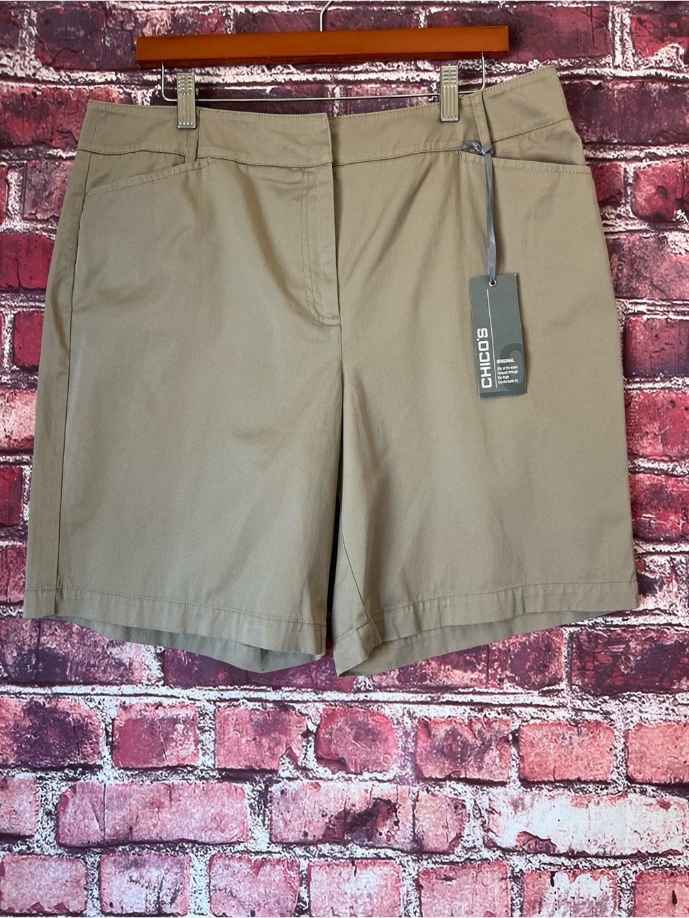Chico's Smooth Cotton Reppington Short Matchstick Khaki 2.5 NWT